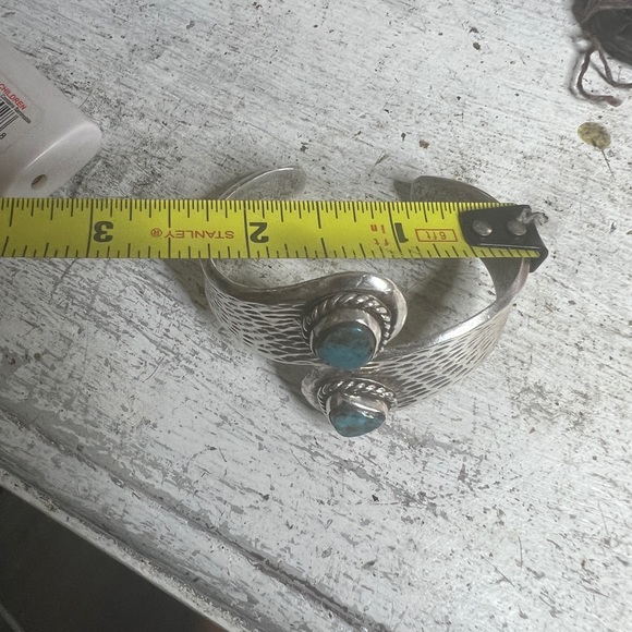 SOLID SS/Turquoise Native American cuff - Picture 4 of 8